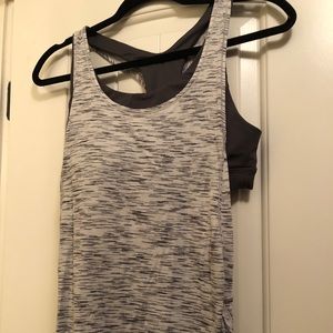 Lululemon tank w/ bra